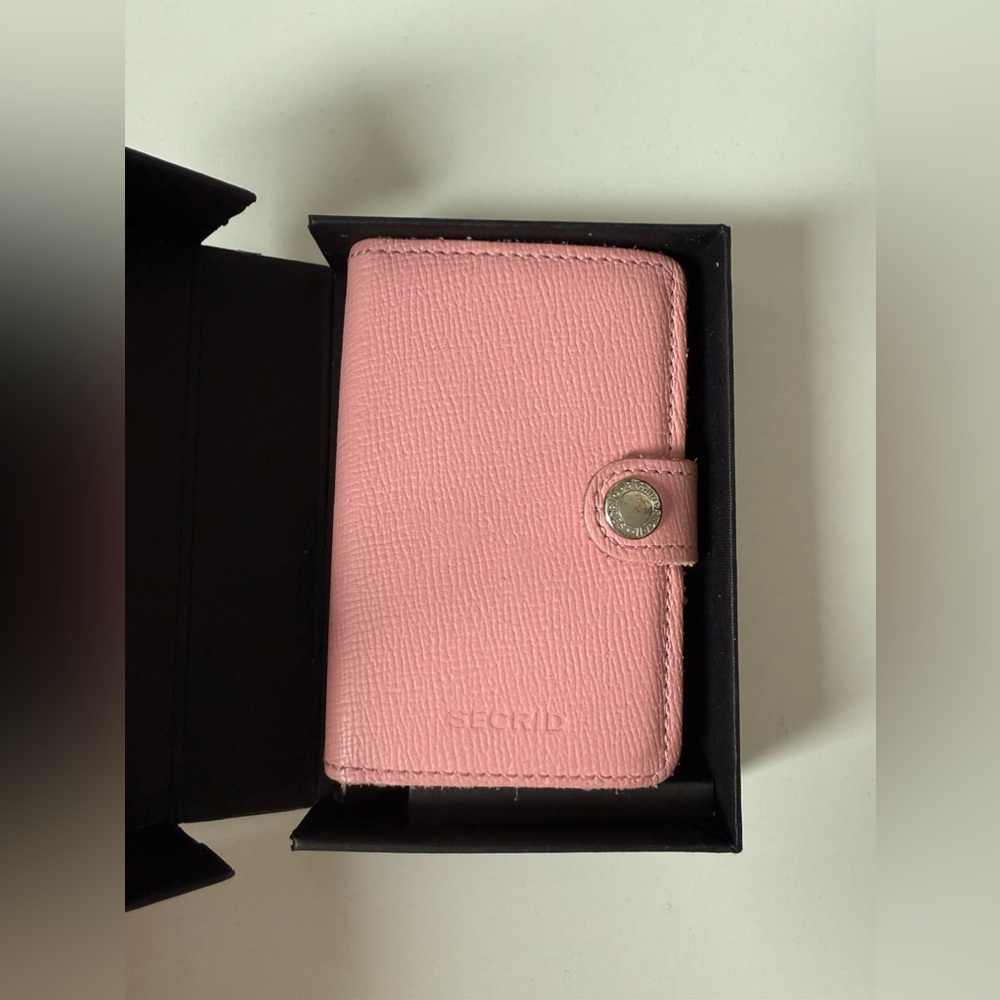 SECRID Pink Card Holder